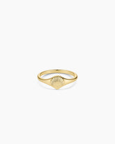 Scallop Mini Signet Ring