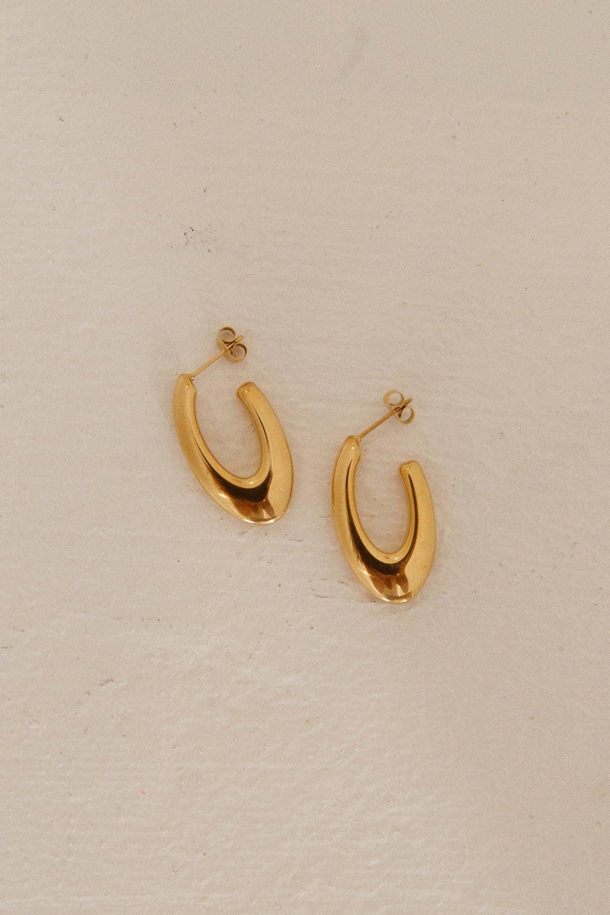 18K Gold Plated Perfect Hoop Earrings Gold