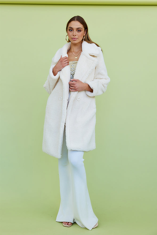 Luvie Coat White